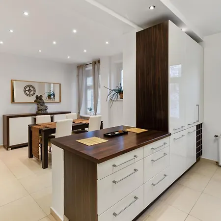 Lägenhet Grand Elegant Family - Ac, Netflix & Old Town Bratislava