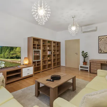 Grand Elegant Family - Ac, Netflix & Old Town *
