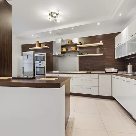 Lägenhet Grand Elegant Family - Ac, Netflix & Old Town Bratislava