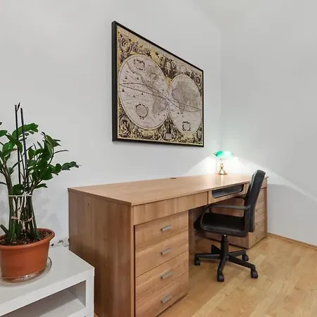 Grand Elegant Family - Ac, Netflix & Old Town Bratislava