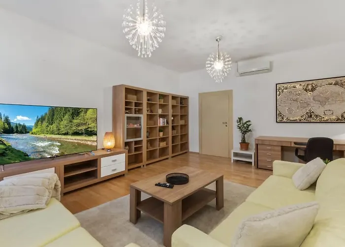 Grand Elegant - Center *