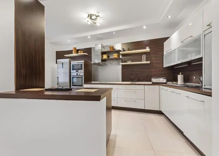 Grand Elegant - Center Апартаменты *