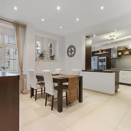 Grand Elegant Apartment *