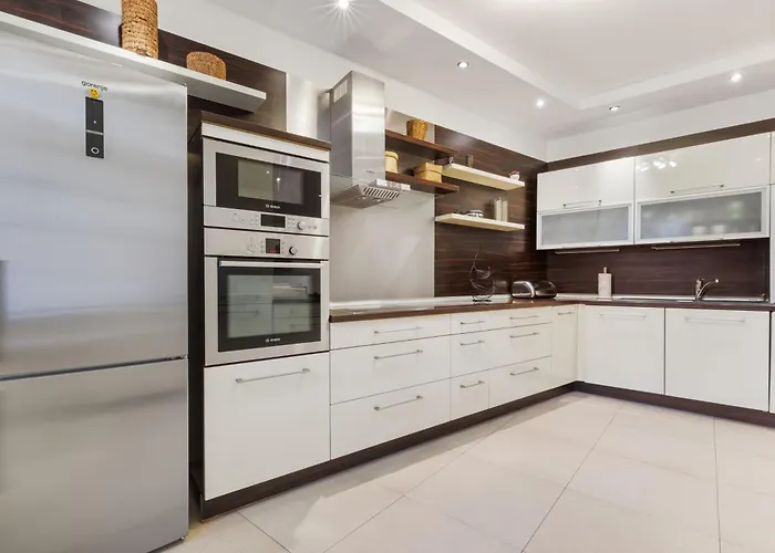 Grand Elegant - Center